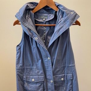 Market & Spruce Vest